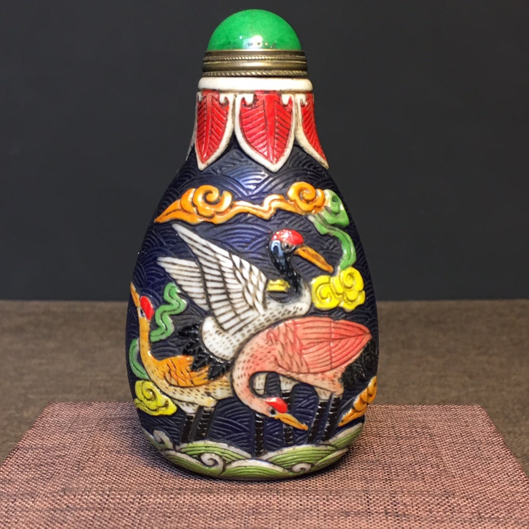 Old Peking Glass Crane Snuff Bottle - 2