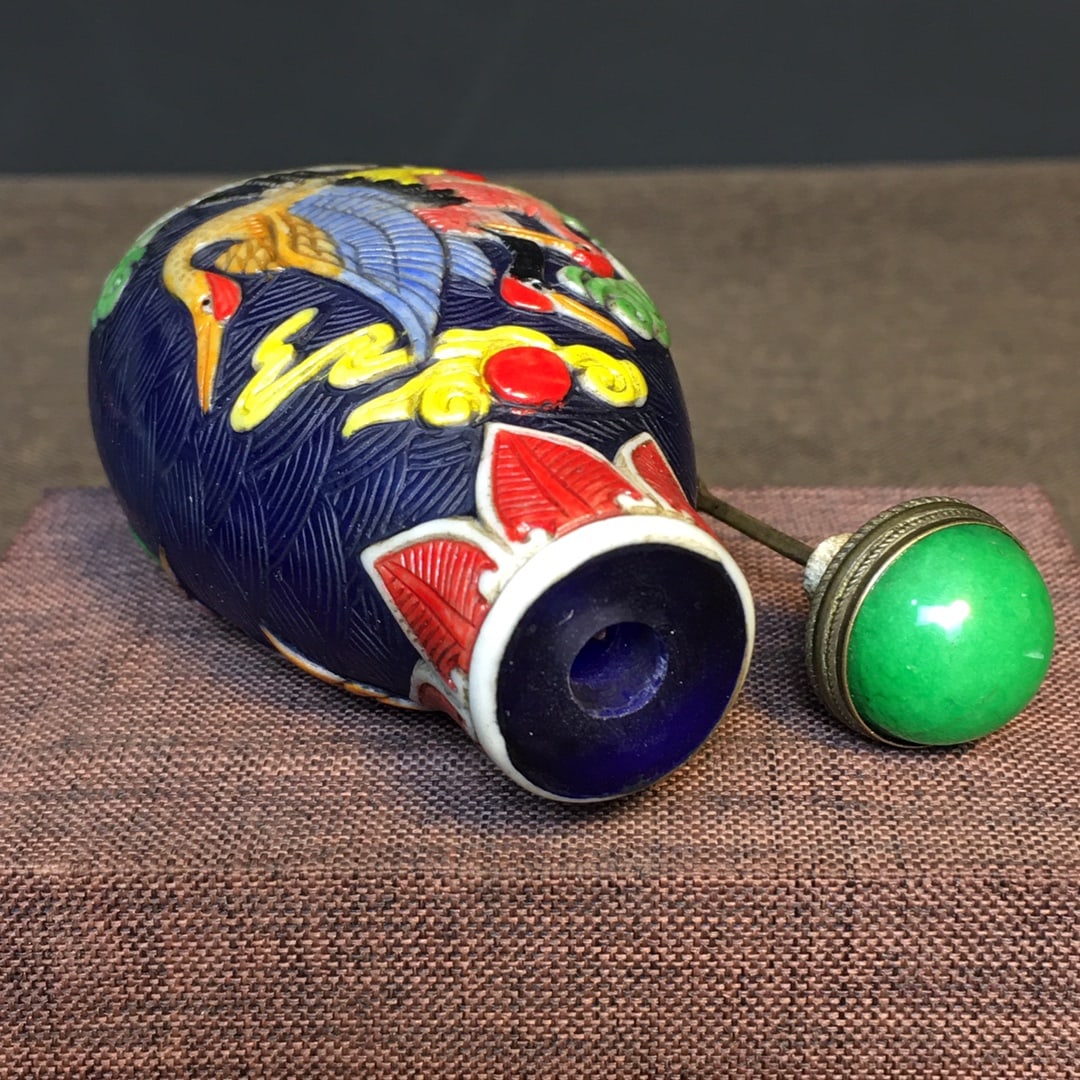 Old Peking Glass Crane Snuff Bottle - 8