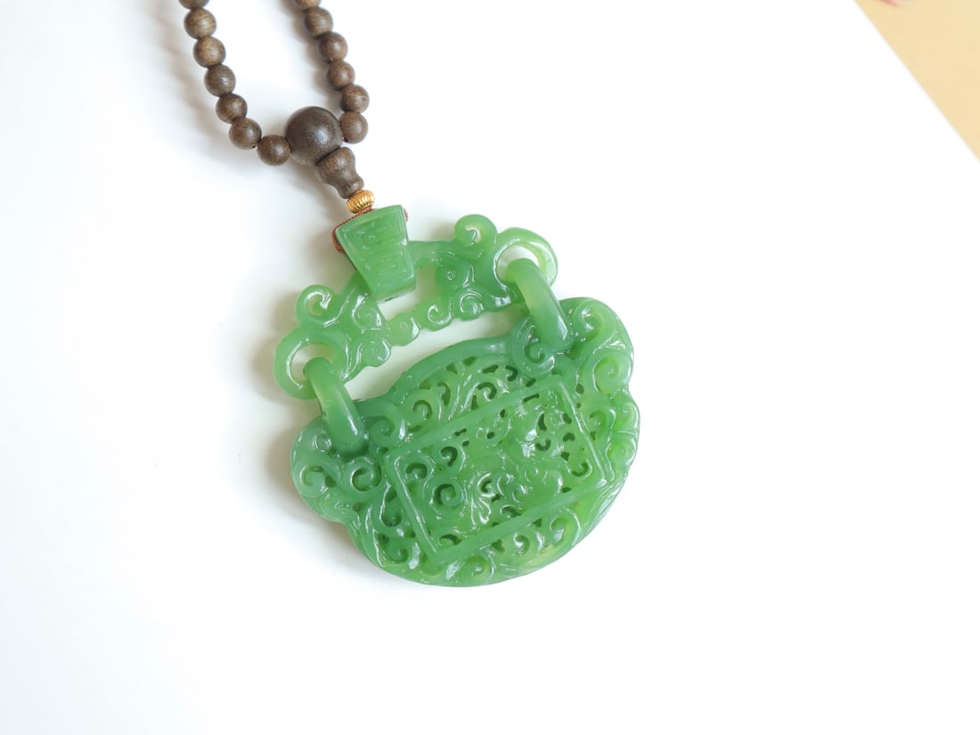Natural Green Hetian Jade Ruyi Lock Pendant - 10
