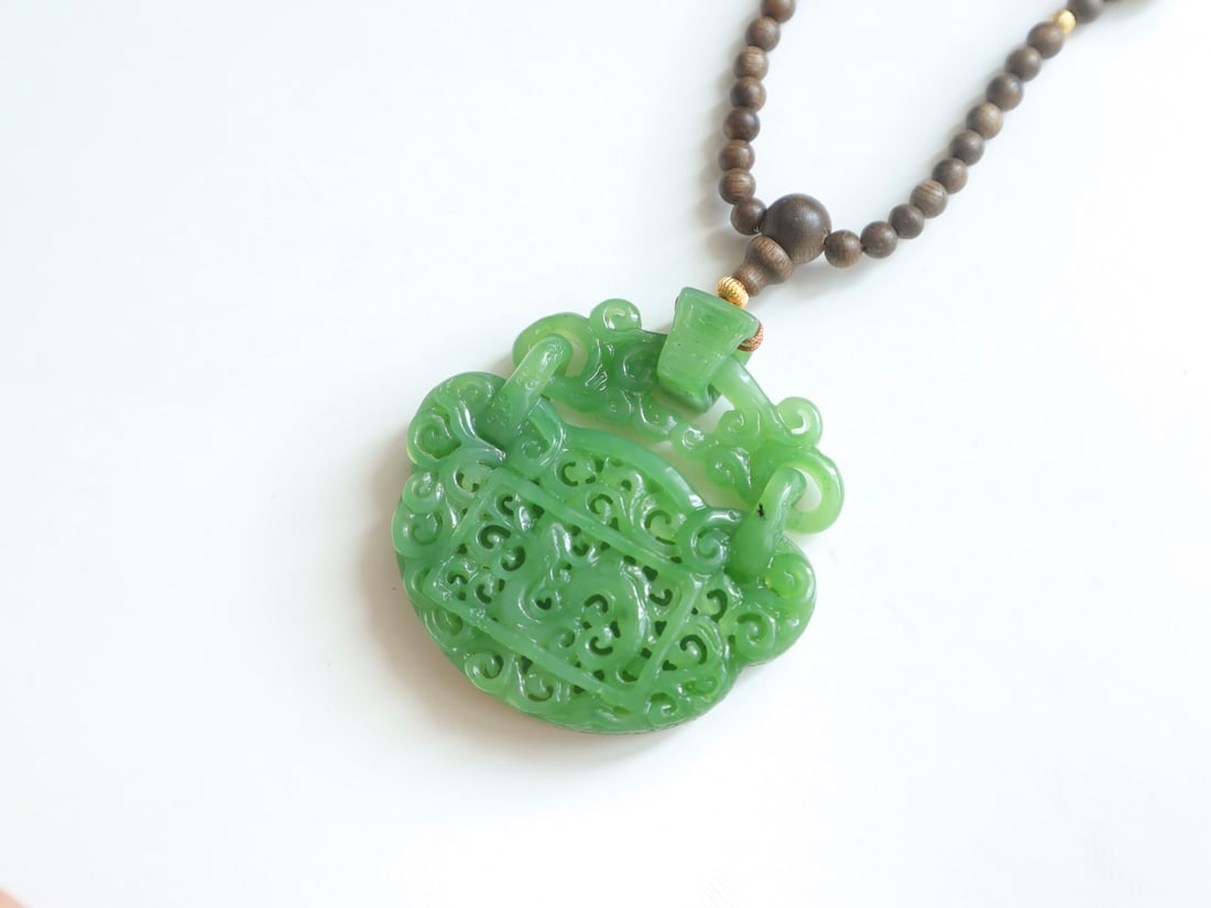 Natural Green Hetian Jade Ruyi Lock Pendant - 7