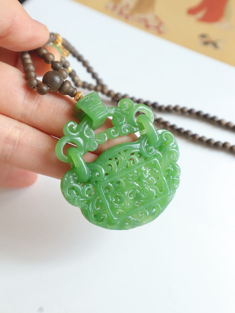Natural Green Hetian Jade Ruyi Lock Pendant - 8