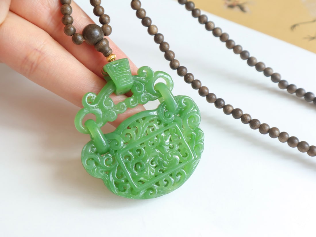 Natural Green Hetian Jade Ruyi Lock Pendant - 9