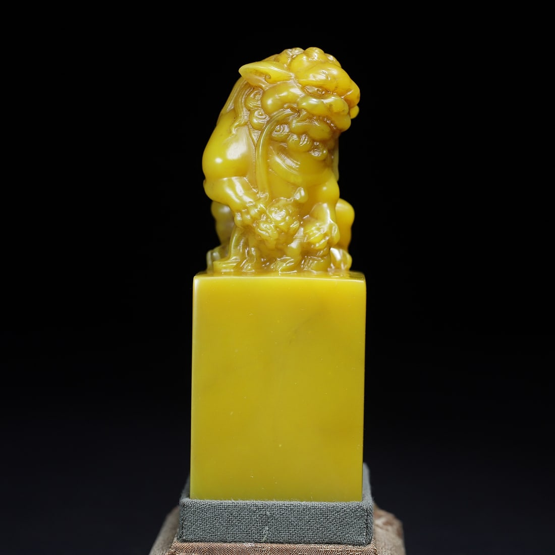 Vintage Tianhuang Shoushan Soapstone Hand-Carved Seal/Stamp Fortune Lion - 8