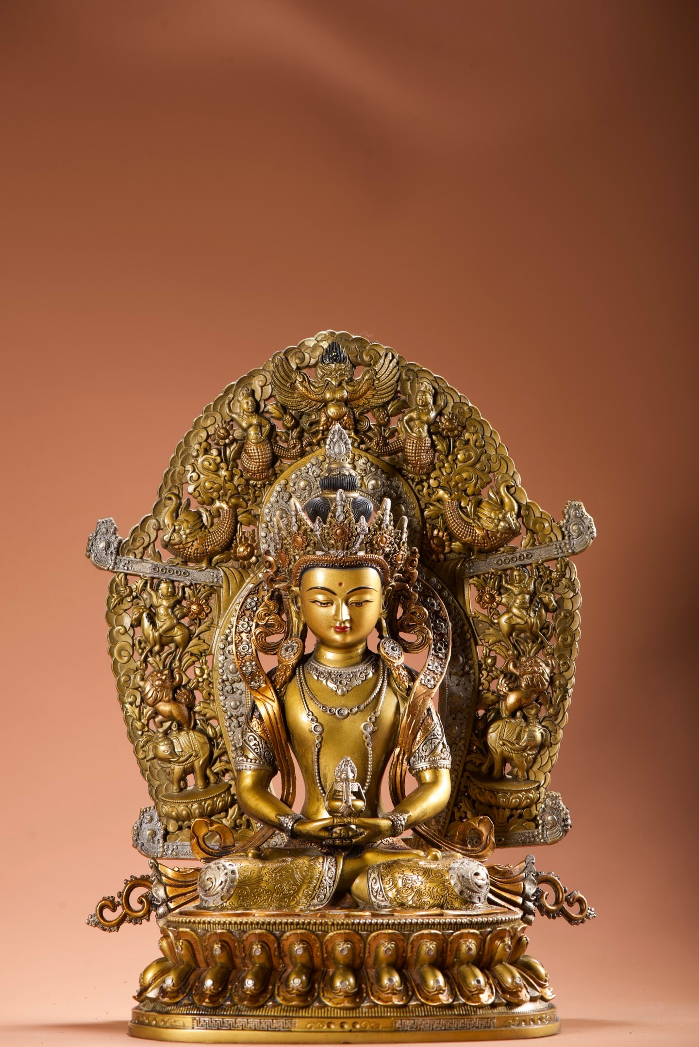 Vintage Gilt Gold Bronze Buddha Statue: Title: Old Hetian Jade Dragon Pendant Date/Period: After2013 Origin: Chinese Dimension: 59x80x25(mm) 2.32x3.15x0.98(inches) Weight 0.35 lbs/157g Materials: Hetian Jade Reserve: $999.00 Shipping: Domes