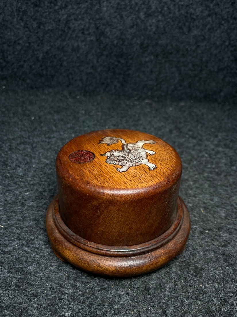 Three Green Jade Thumb Ring w Wood Inlay Shell Thumb Ring Box - 2