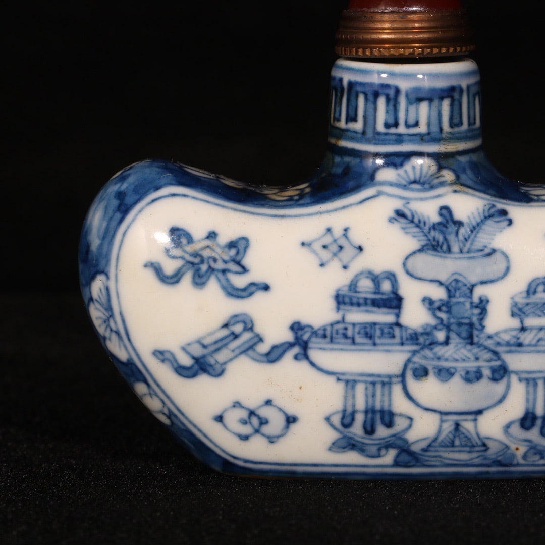 Old Blue and White Porcelain Snuff Bottle - 3