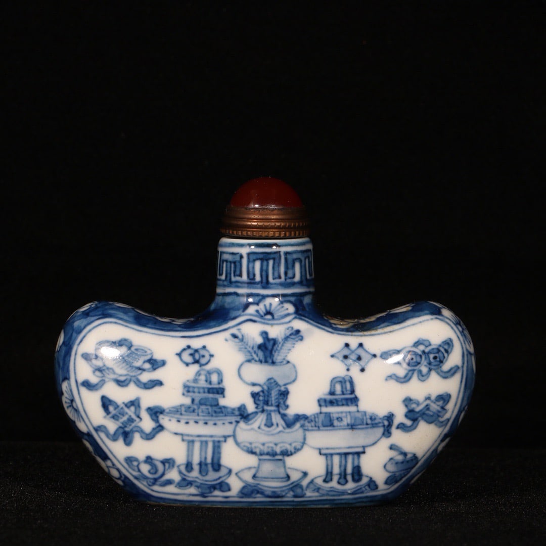 Old Blue and White Porcelain Snuff Bottle - 6