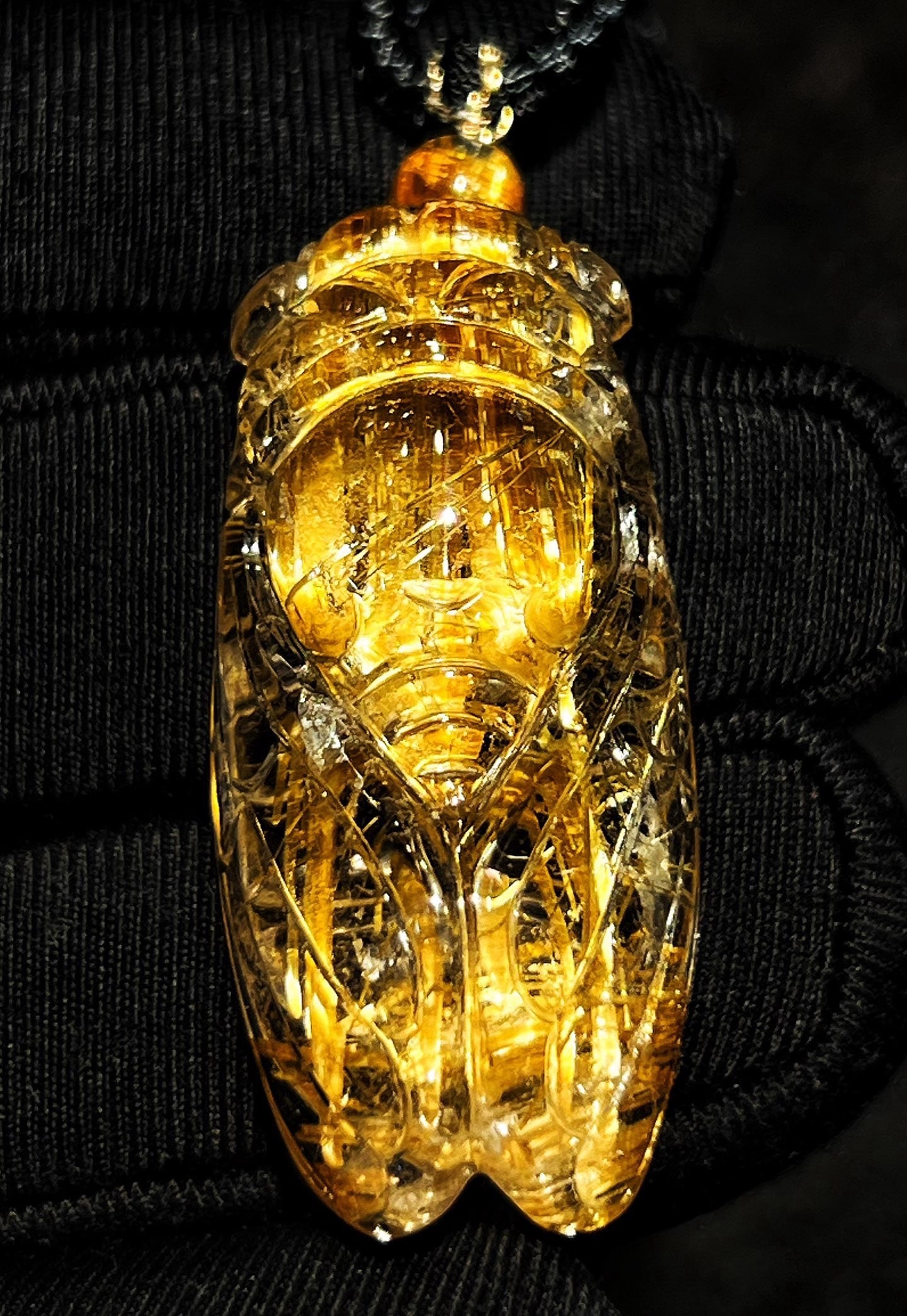 Superb Natural Rutilated Quartz Pendant - Cicada: Title: Old Hetian Jade Dragon Pendant Date/Period: After2022 Origin: Chinese Dimension: 59x80x25(mm) 2.32x3.15x0.98(inches) Weight 0.35 lbs/157g Materials: Hetian Jade Reserve: $966.00 Shipping: