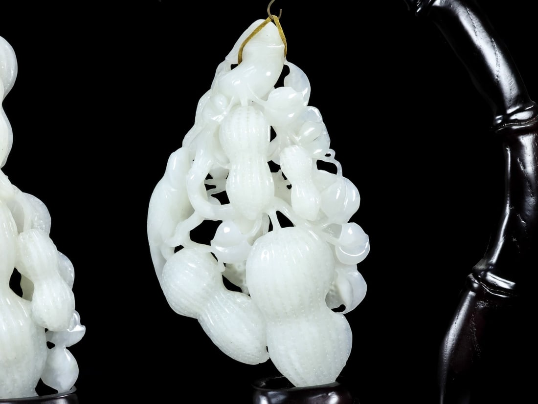 Two Qing Dynasty White Hetian Jade Peanut Statue - 6