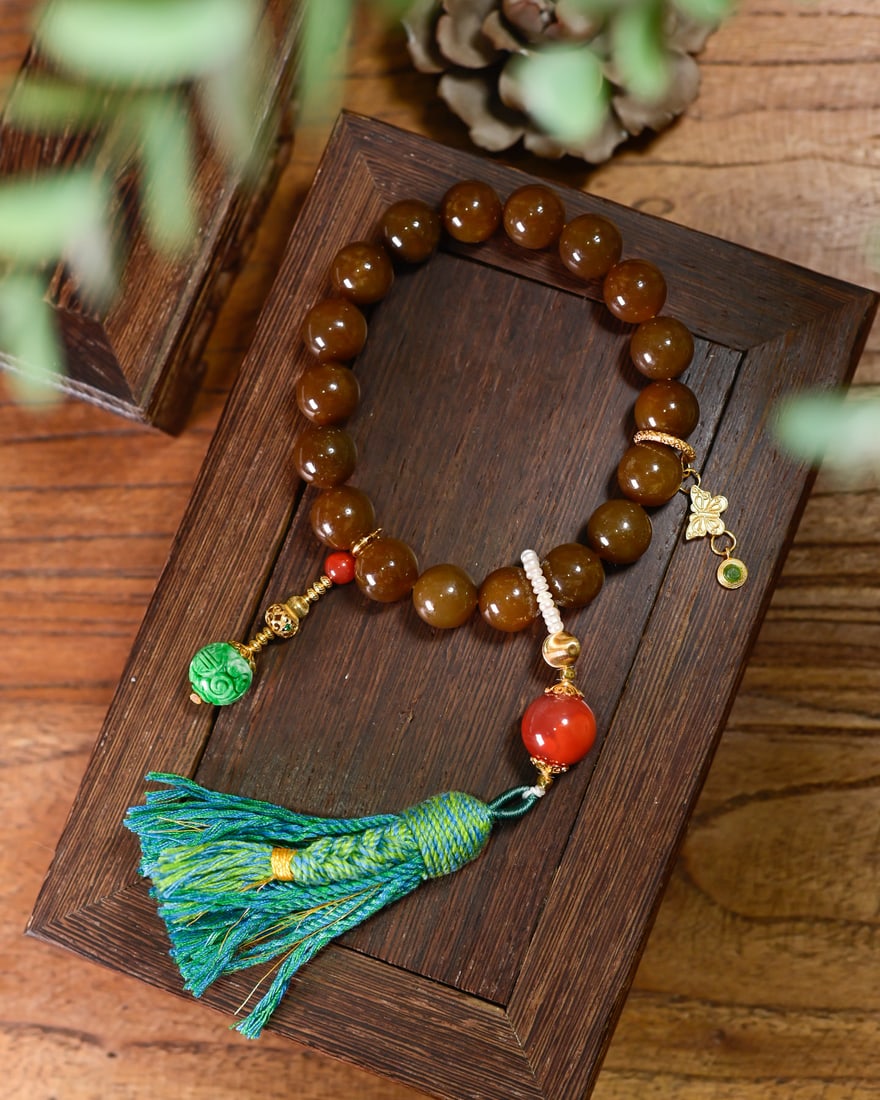 12mm Natural Hetian Jade & Green Jadeite Hand Chain: Title: Old Hetian Jade Dragon Pendant Date/Period: After2039 Origin: Chinese Dimension: 59x80x25(mm) 2.32x3.15x0.98(inches) Weight 0.35 lbs/157g Materials: Hetian Jade Reserve: $379.00 Shipping: