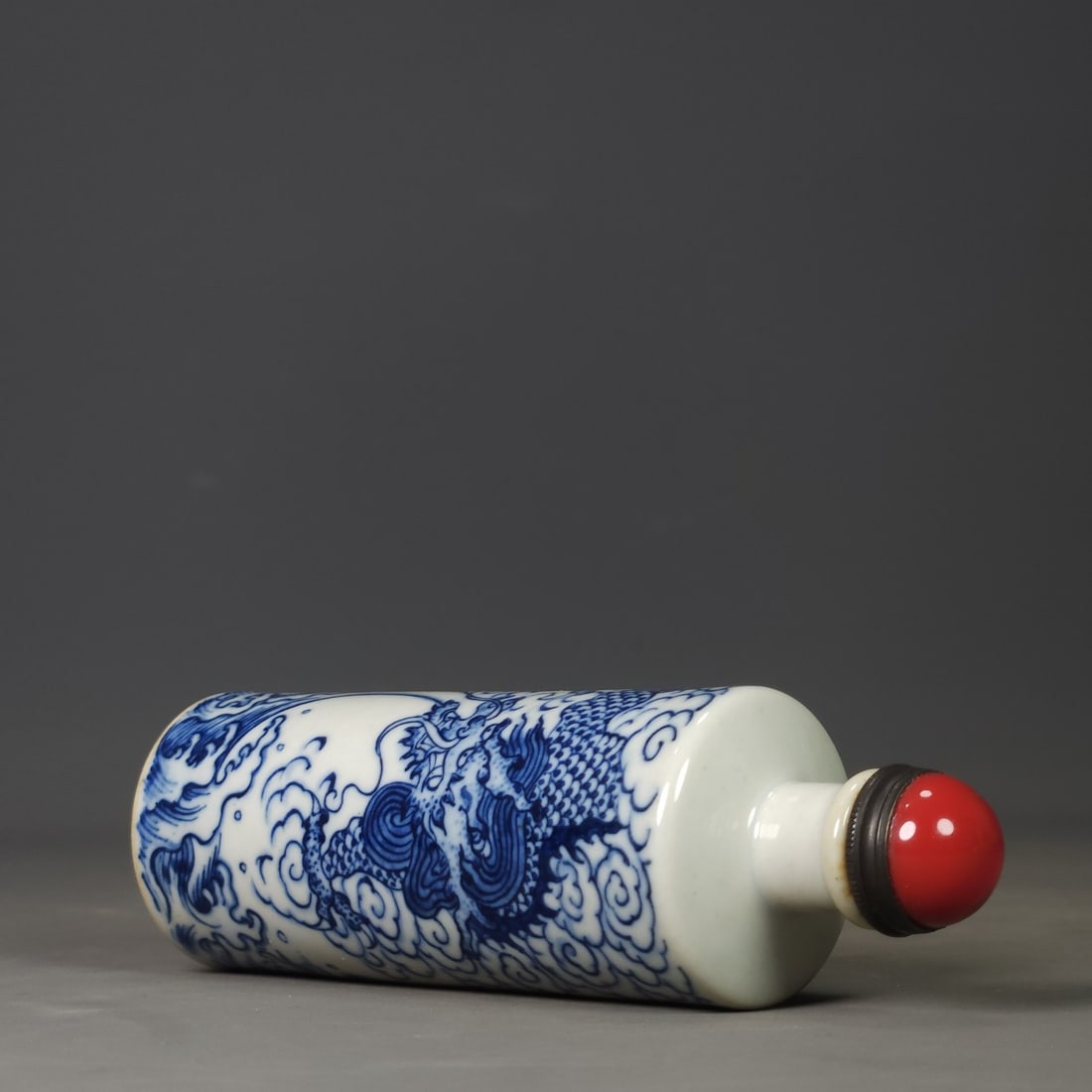 Blue and White Porcelain Dragon Design Snuff Bottle - 6