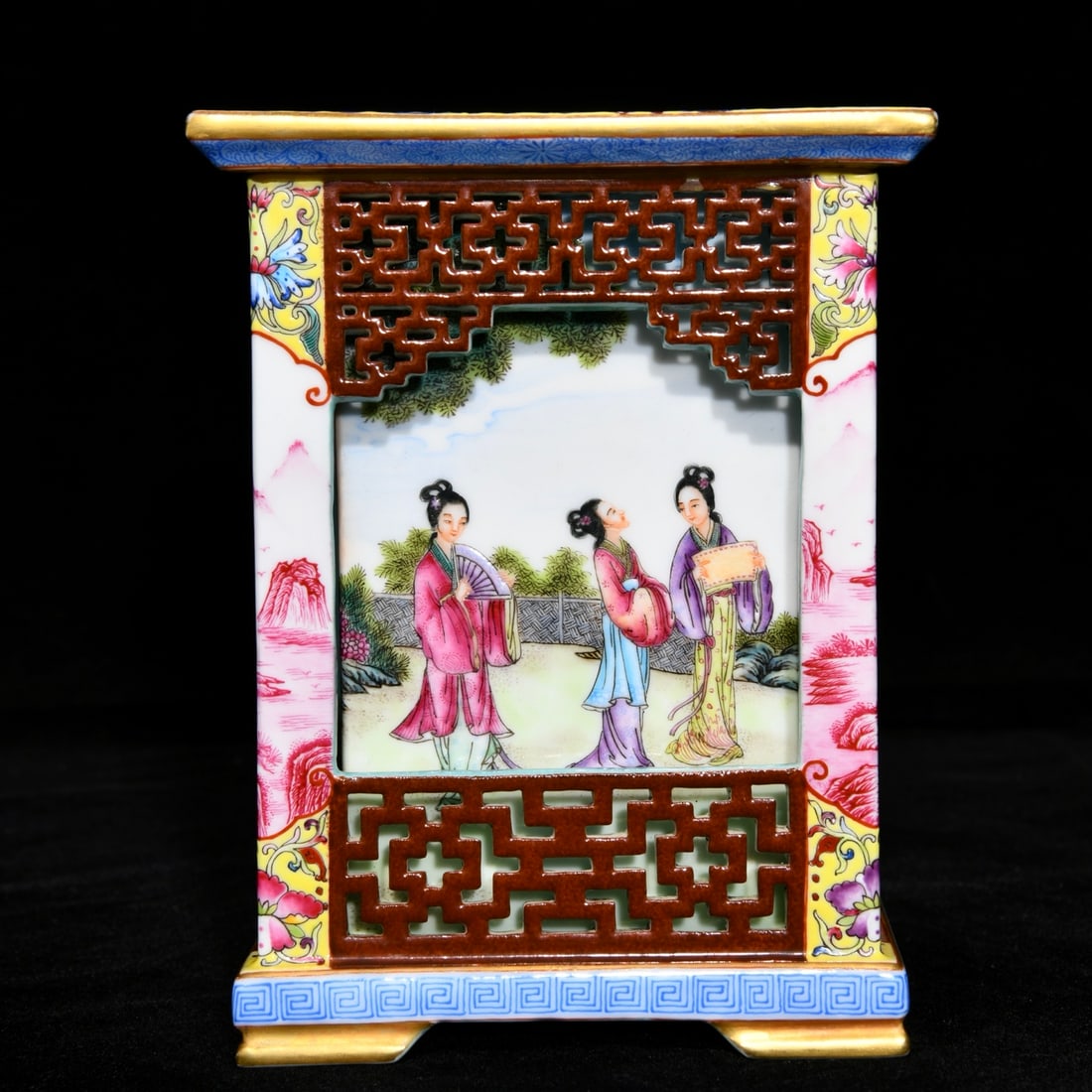 Chinese Gilt Gold Famille Rose Figure Porcelain Brush Pot - 2