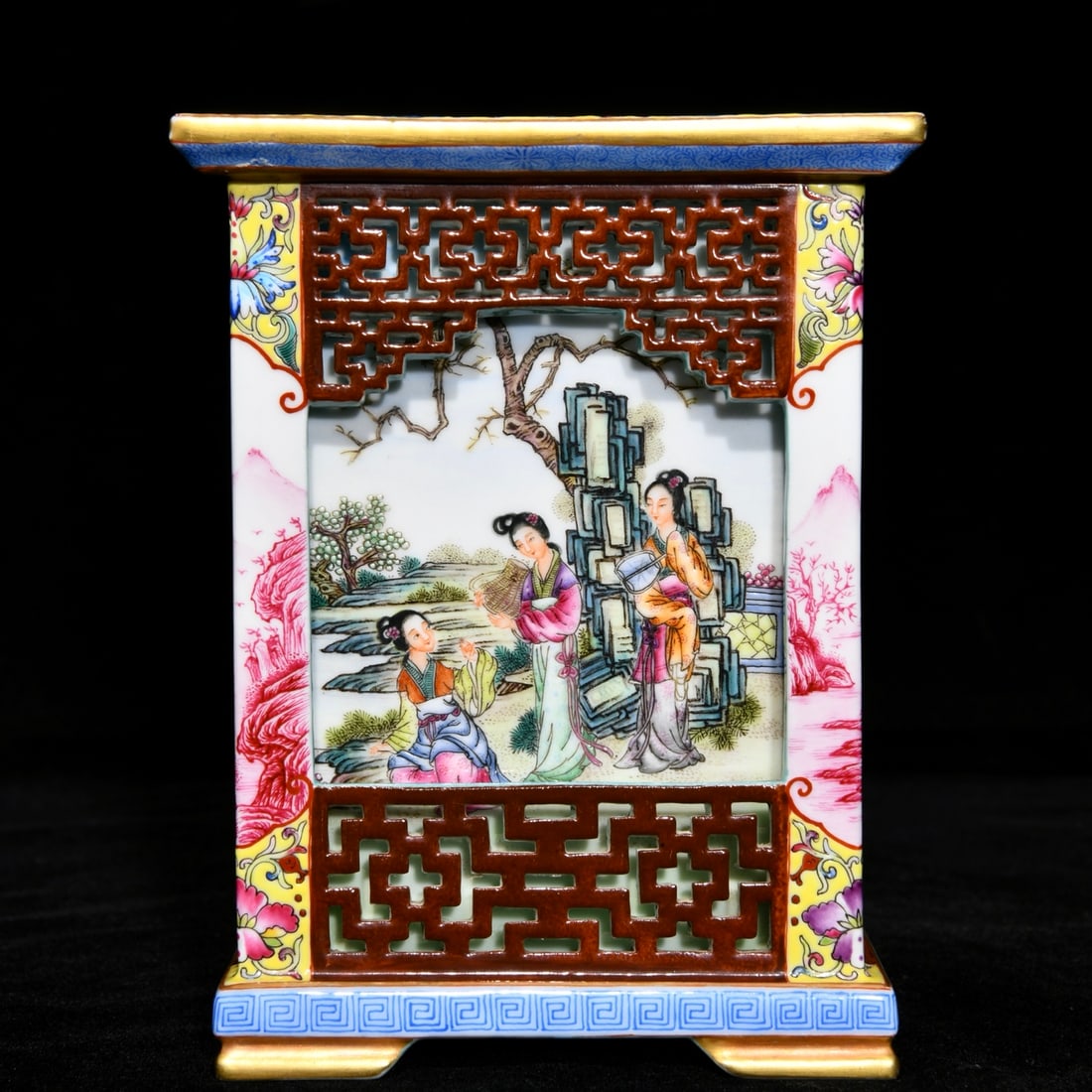 Chinese Gilt Gold Famille Rose Figure Porcelain Brush Pot - 3