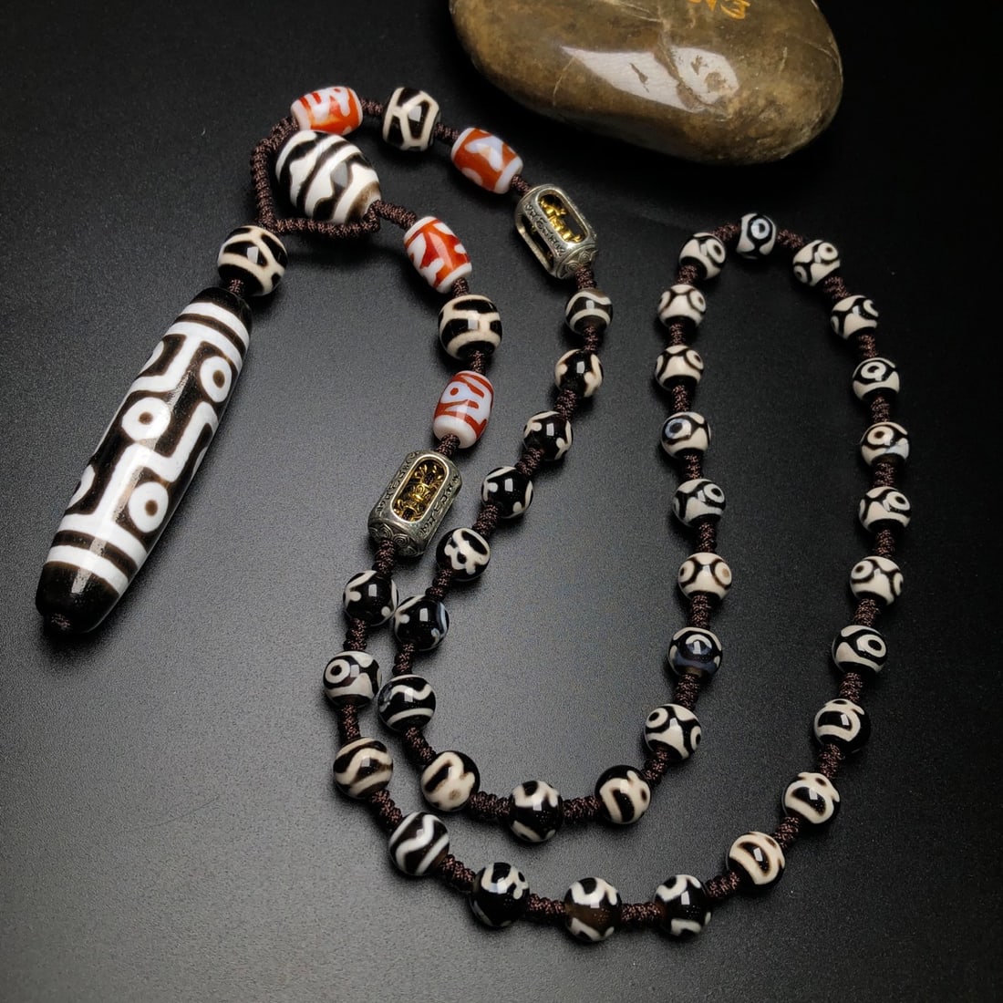 Old Tibetan DZI Agate Pendant & Necklace: Title: Old Hetian Jade Dragon Pendant Date/Period: After2047 Origin: Chinese Dimension: 59x80x25(mm) 2.32x3.15x0.98(inches) Weight 0.35 lbs/157g Materials: Hetian Jade Reserve: $150.00 Shipping: Domes