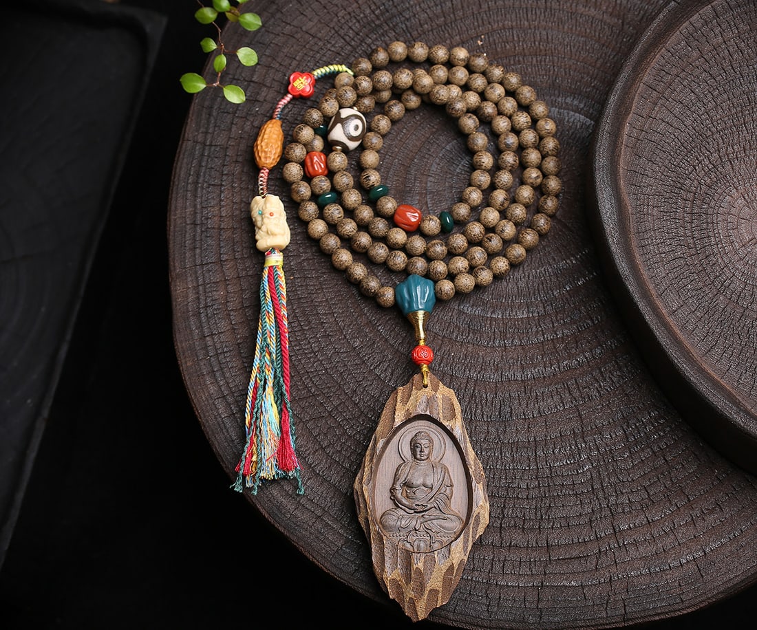 Chenxiang Wood Hand Carved Buddha Pendant w Necklace: Title: Old Hetian Jade Dragon Pendant Date/Period: After2077 Origin: Chinese Dimension: 59x80x25(mm) 2.32x3.15x0.98(inches) Weight 0.35 lbs/157g Materials: Hetian Jade Reserve: $118.00 Shipping: