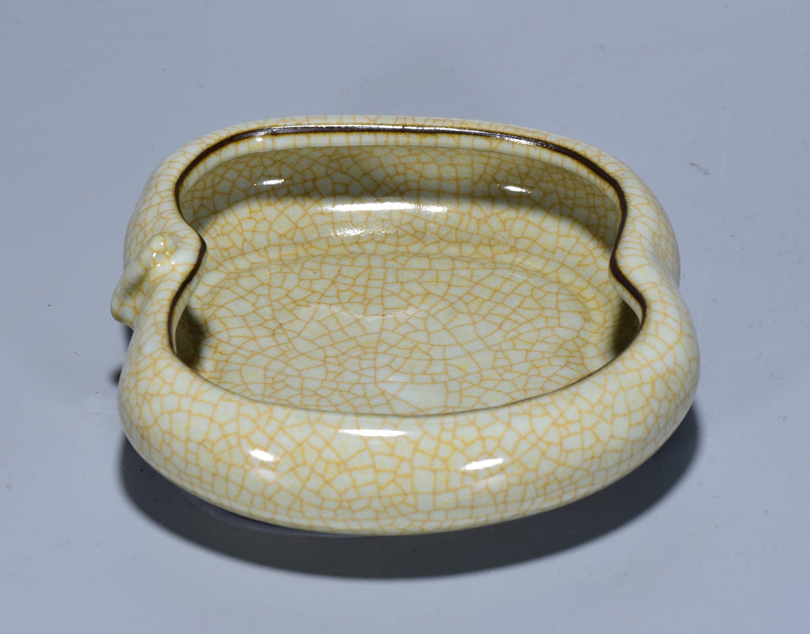 Guan Kiln Porcelain Apple Brush Washer: Title: Old Hetian Jade Dragon Pendant Date/Period: After2079 Origin: Chinese Dimension: 59x80x25(mm) 2.32x3.15x0.98(inches) Weight 0.35 lbs/157g Materials: Hetian Jade Reserve: $299.00 Shipping: