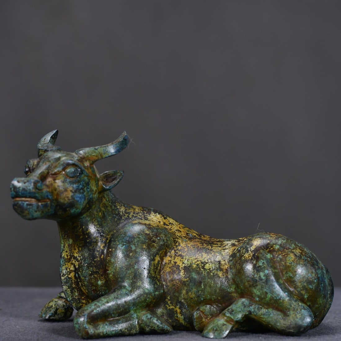 Old Bronze Ox Statue: Title: Old Hetian Jade Dragon Pendant Date/Period: After2088 Origin: Chinese Dimension: 59x80x25(mm) 2.32x3.15x0.98(inches) Weight 0.35 lbs/157g Materials: Hetian Jade Reserve: $299.00 Shipping:
