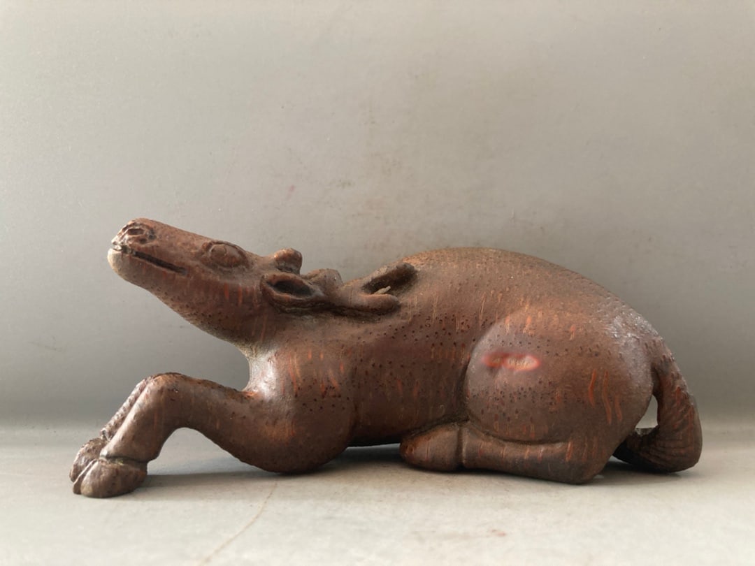 Old Bamboo Deer Statue: Title: Old Hetian Jade Dragon Pendant Date/Period: After2092 Origin: Chinese Dimension: 59x80x25(mm) 2.32x3.15x0.98(inches) Weight 0.35 lbs/157g Materials: Hetian Jade Reserve: $279.00 Shipping: