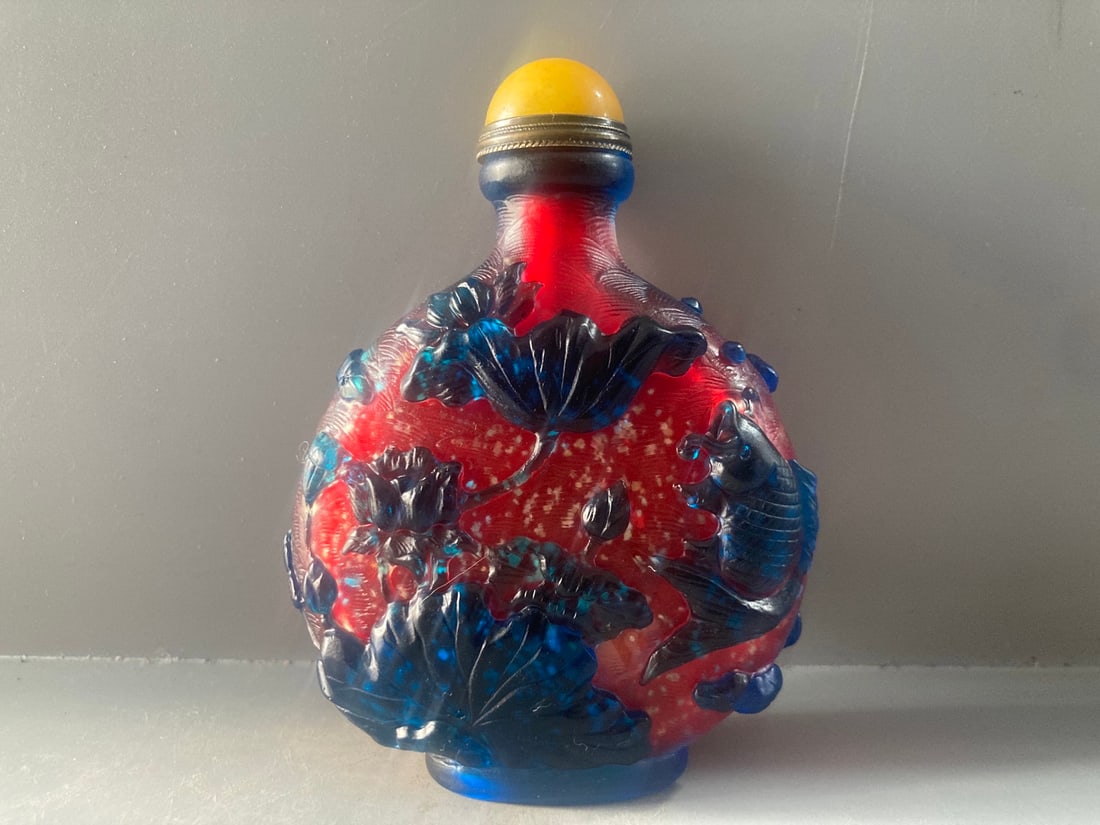 Old Peking Glass Fish Lotus Snuff Bottle (1 of 9)