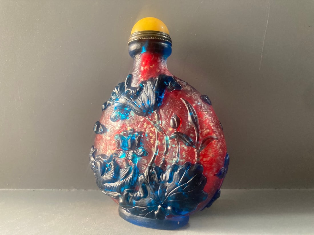Old Peking Glass Fish Lotus Snuff Bottle - 6