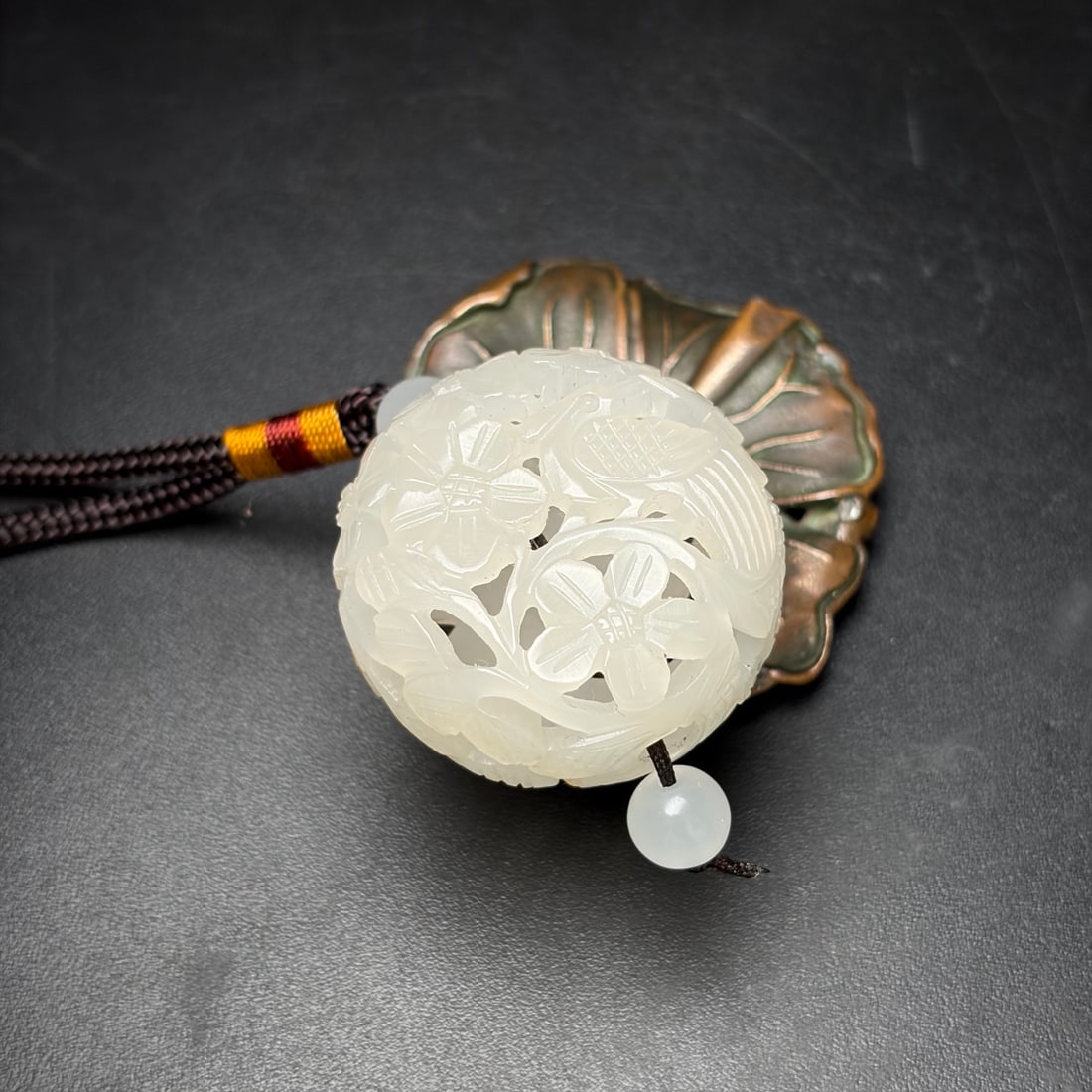 Openwork White Hetian Jade Flower Bird Pendant - 7