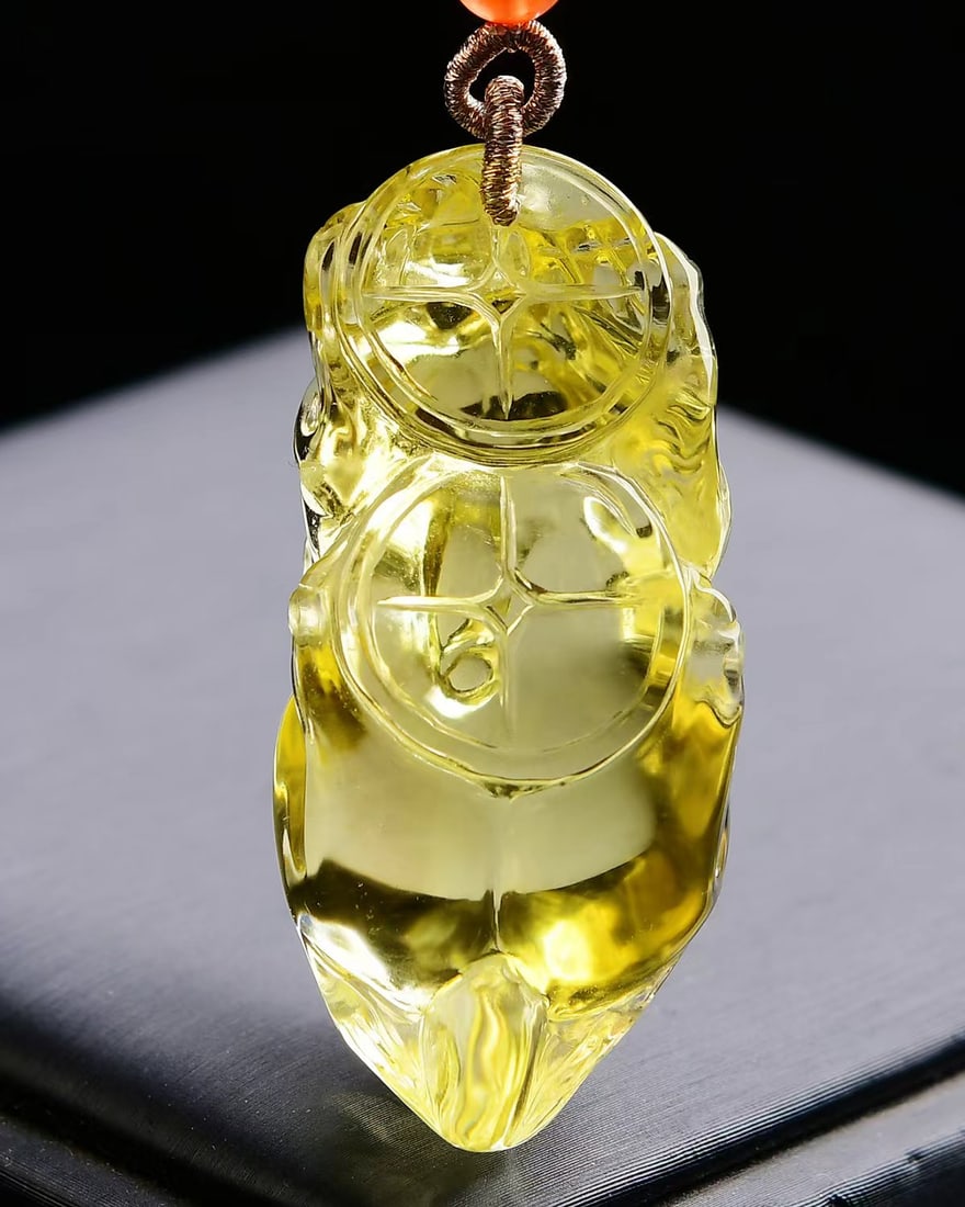 Yellow Crystal Carved Pixiu Pendant - 2