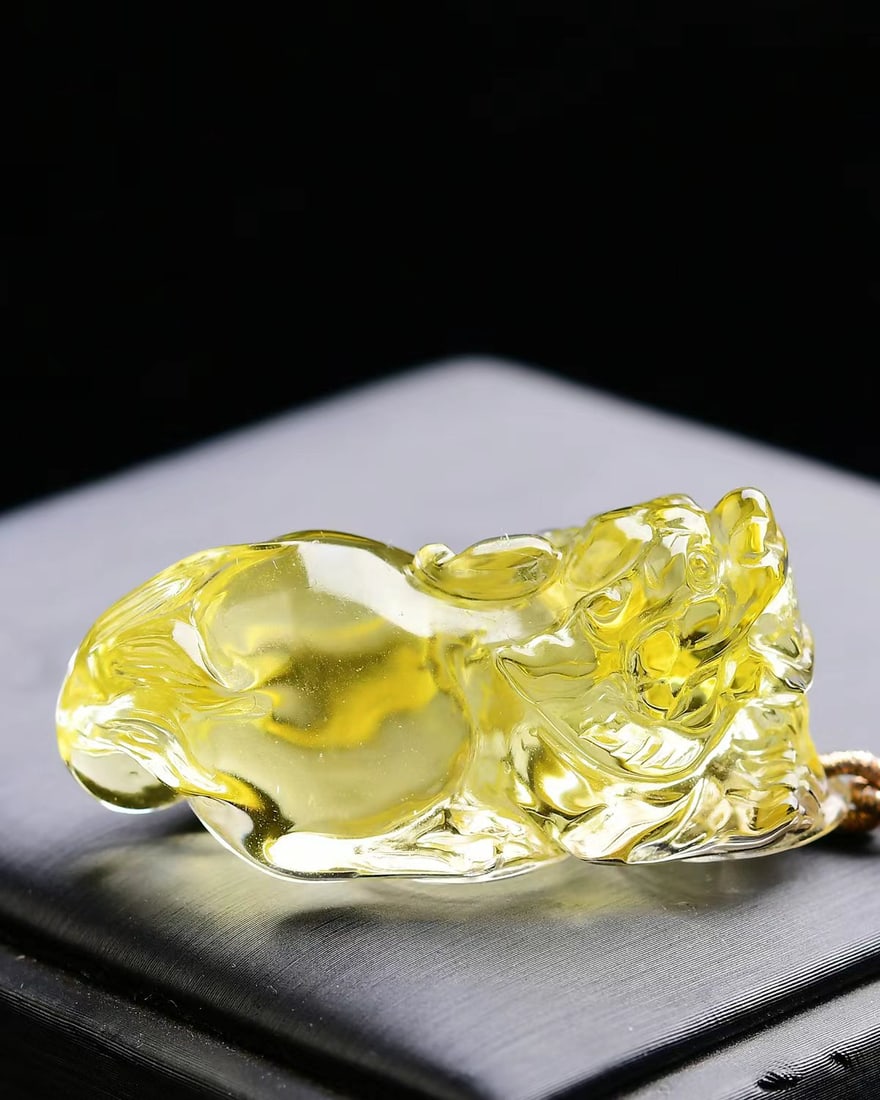 Yellow Crystal Carved Pixiu Pendant - 3