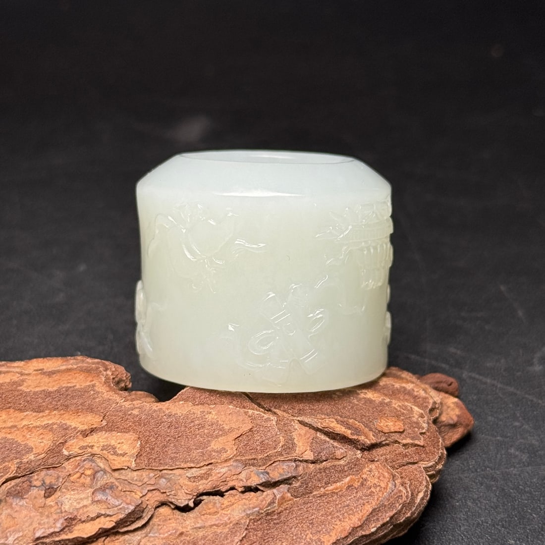 Natural White Hetian Jade Thumb Ring 22mm I.D.: Title: Old Hetian Jade Dragon Pendant Date/Period: After2140 Origin: Chinese Dimension: 59x80x25(mm) 2.32x3.15x0.98(inches) Weight 0.35 lbs/157g Materials: Hetian Jade Reserve: $499.00 Shipping:
