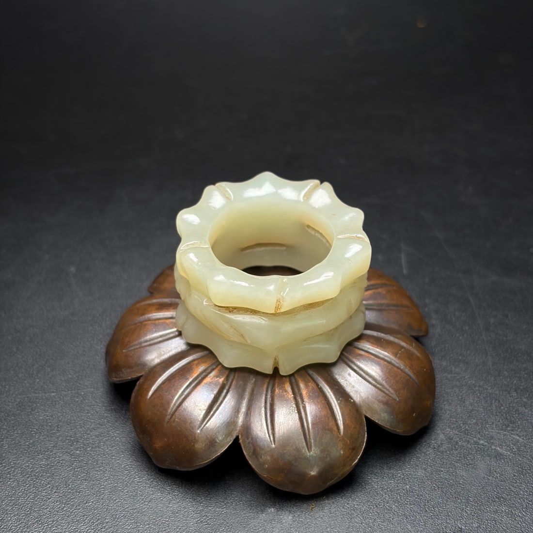 Old Hetian Jade Carved Bamboo Thumb Ring 21.5mm I.D.: Title: Old Hetian Jade Dragon Pendant Date/Period: After2144 Origin: Chinese Dimension: 59x80x25(mm) 2.32x3.15x0.98(inches) Weight 0.35 lbs/157g Materials: Hetian Jade Reserve: $146.00 Shipping: Domes