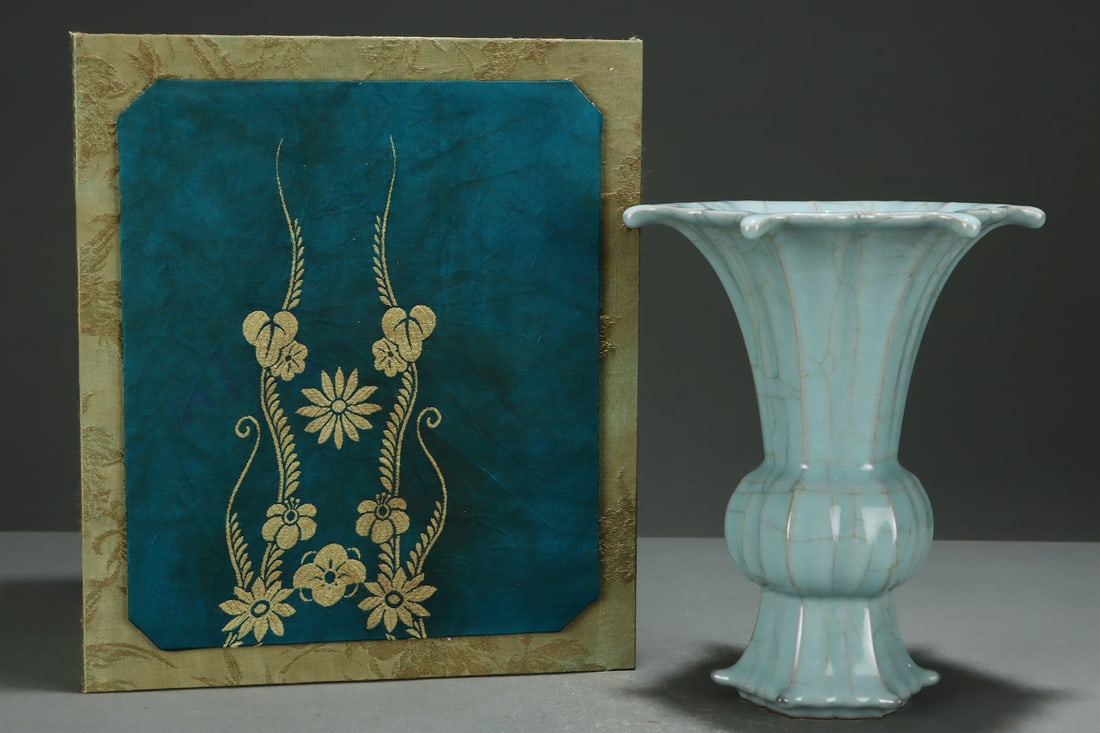 Song Dynasty Guan Kiln Porcelain Hua Gu w Box - 2