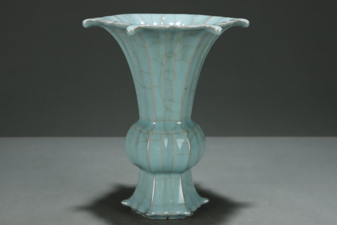 Song Dynasty Guan Kiln Porcelain Hua Gu w Box - 4