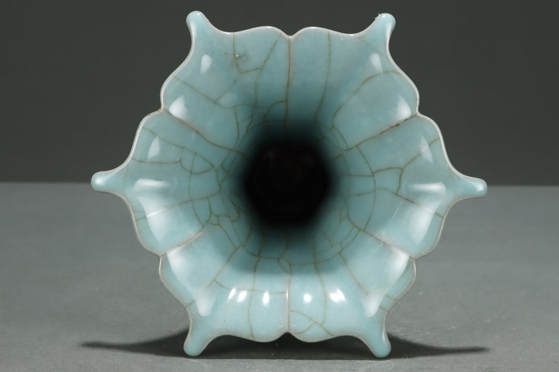 Song Dynasty Guan Kiln Porcelain Hua Gu w Box - 7