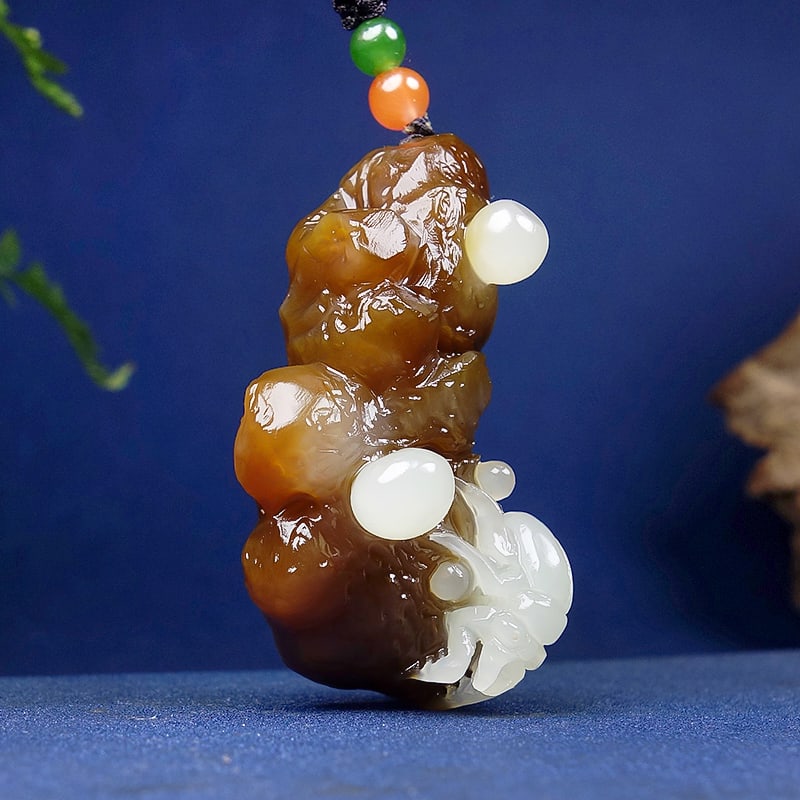 Natural Hetian Jade Carved Beetle Pendant - 2