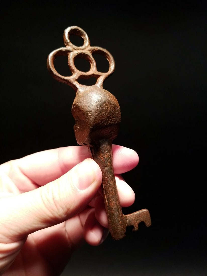 Cast Iron Skull Skeleton Key - 3