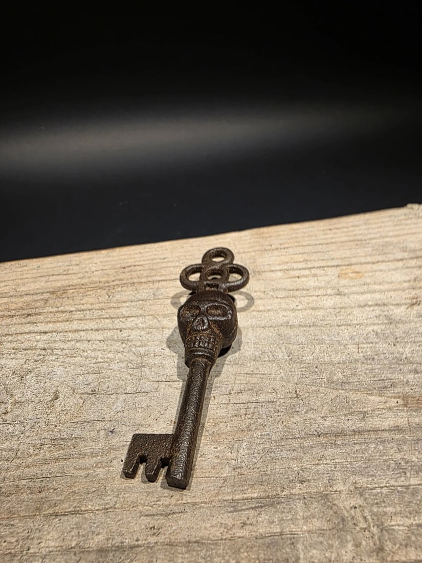 3 1/2" Iron Skeleton Key - 12