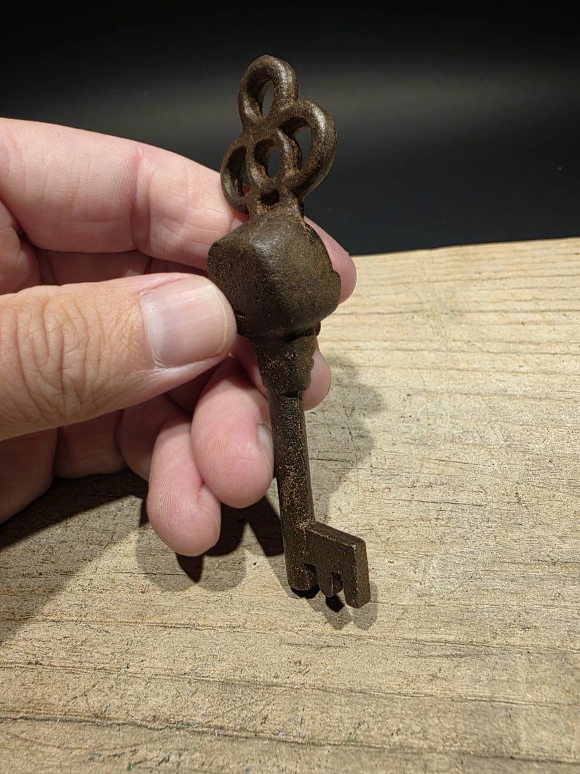 3 1/2" Iron Skeleton Key - 14