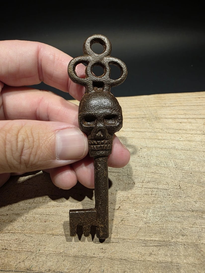 3 1/2" Iron Skeleton Key - 16