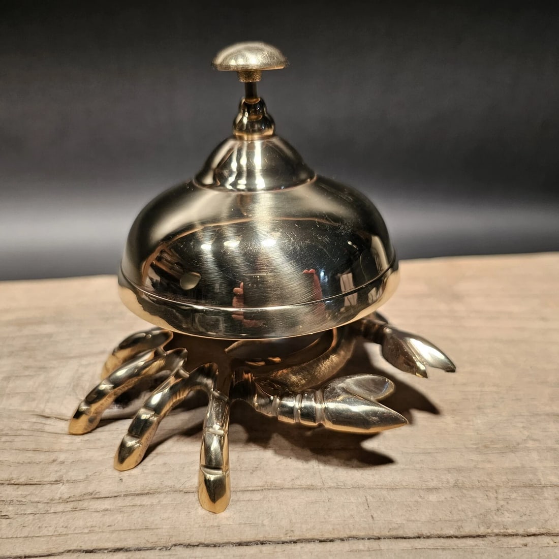 4 1/2" Brass Coastal Crab Table Desk Bell: 4 1/2" Wide 4 1/2" Tall Such a neat reproduction antique bell. Great loud bell! Reserve: $25.00 Shipping: Domestic: Flat-rate of $12.00 to anywhere within the contiguous U.S. International: Foreign