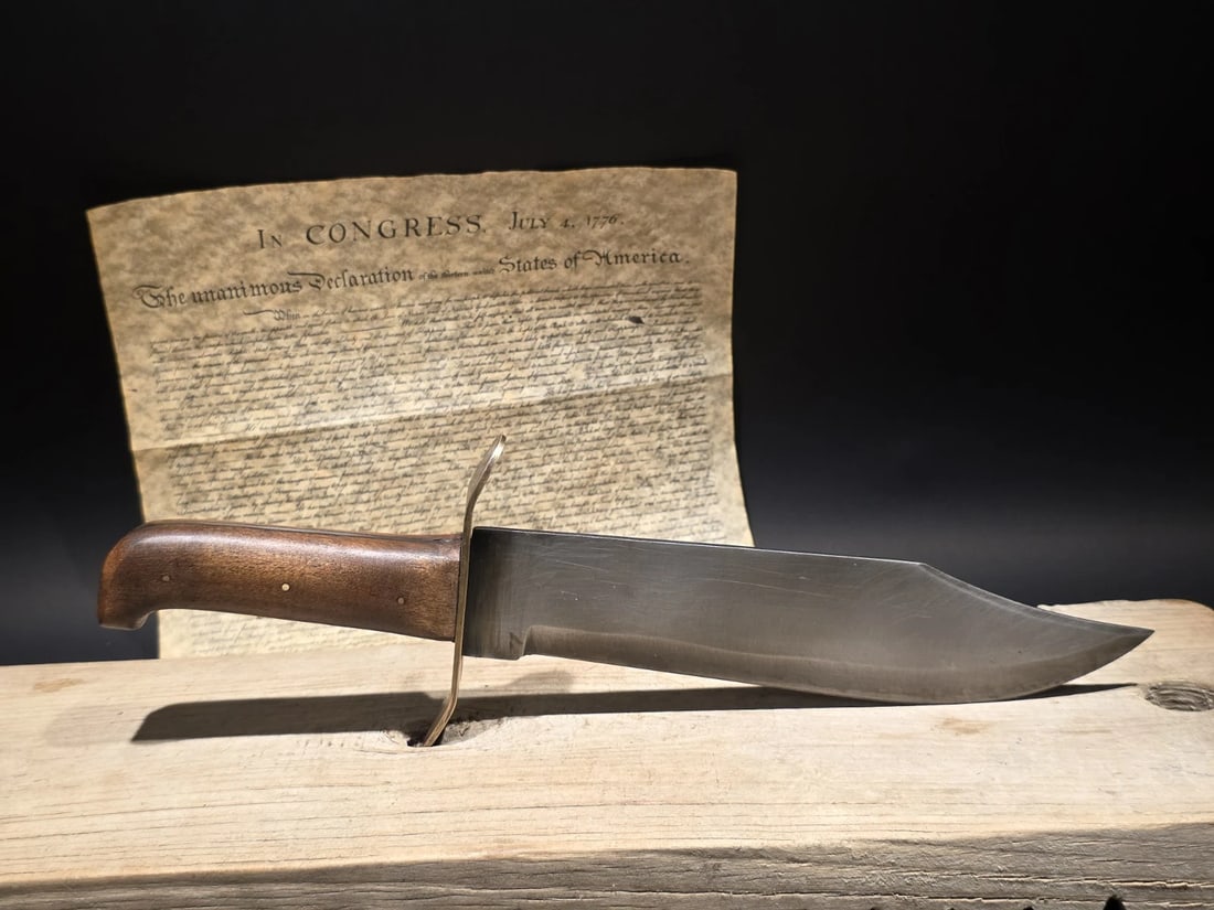 15" Civil War Bowie Knife: 15" Wonderful Antique Style Reproduction Bowie Knife. Great historical design and style reminiscent of the Civil War era, this knife is a true gem for collectors and enthusiasts alike. The patina on