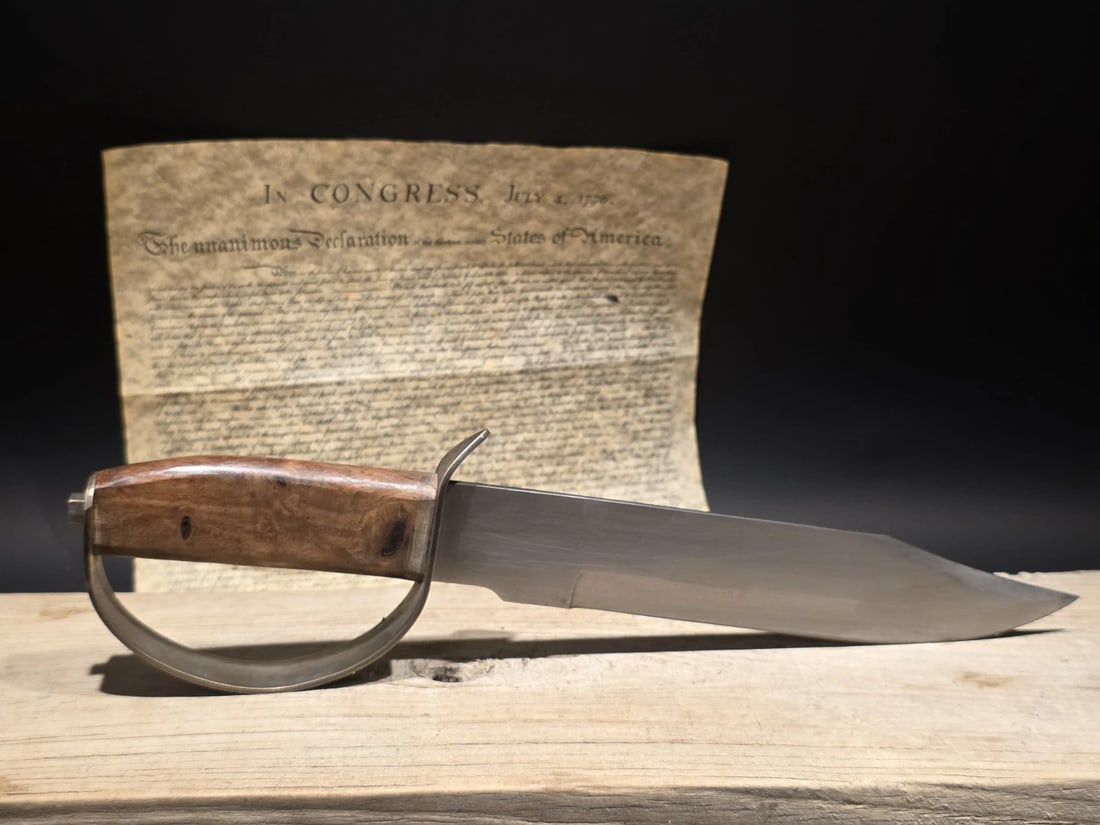15" Civil War Style Confederate D Guard Bowie Knife: Reproduction Confederate D-Guard Bowie knife styled after the fighting knives carried by Southern soldiers during the American Civil War. Knives of this pattern were widely associated with
