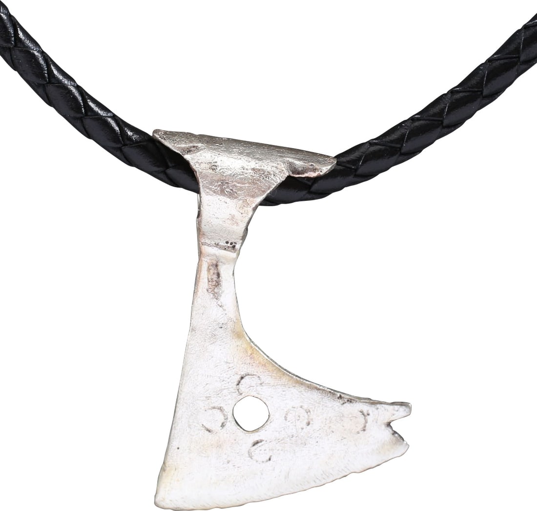 FINE VIKING VOTIVE AXE NECKLACE, C.850-1050 AD (1 of 4)