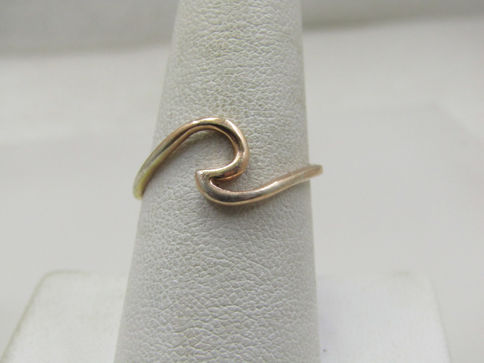 Vintage Sterling and 10kt G.F Wave Ring, Sz. 8, Signed Pura Vida - 2