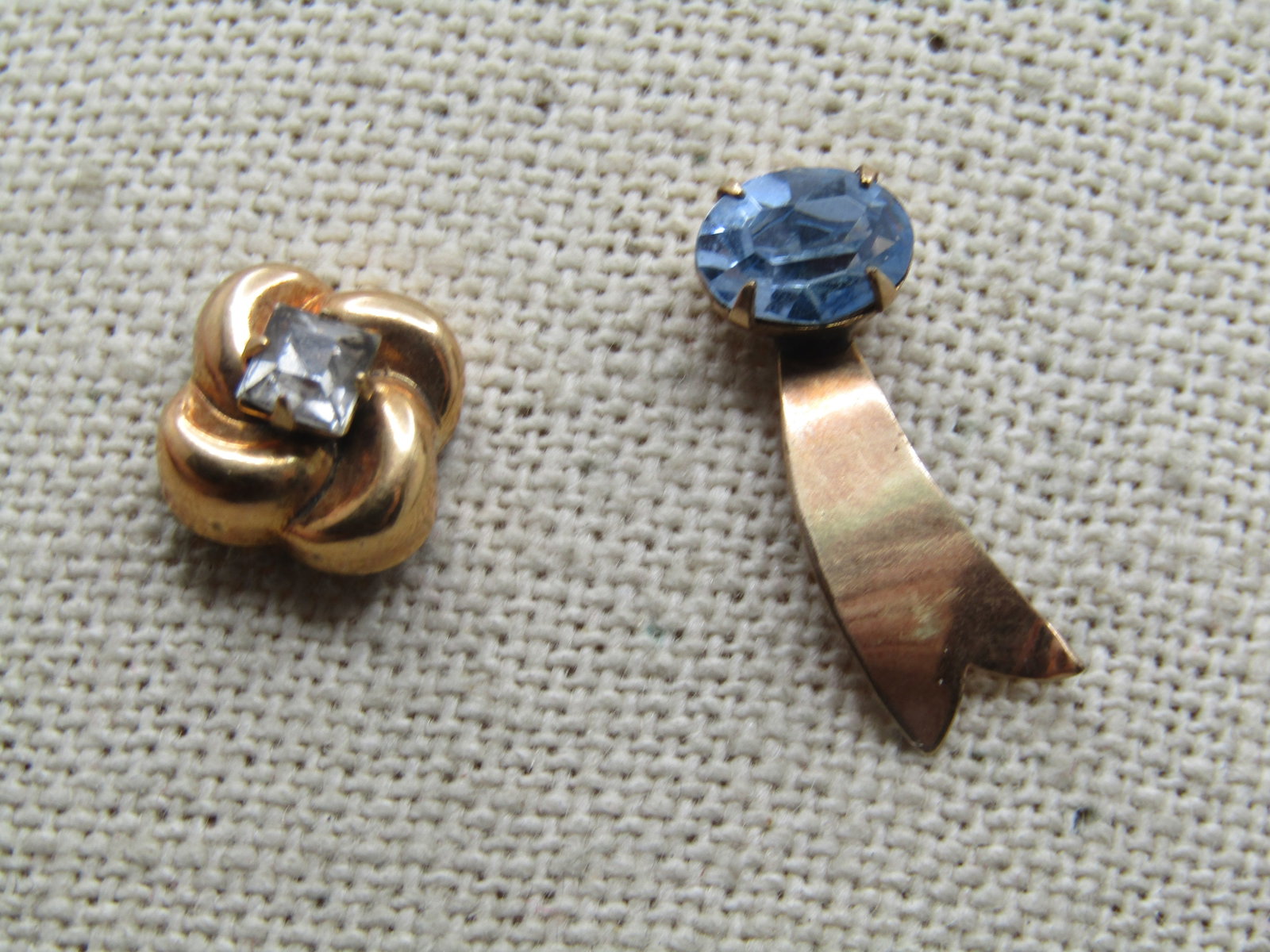 Two 10kt G.F. Tack/Collar Pins, Clear and Blue Stone 1940's-1950's - 3