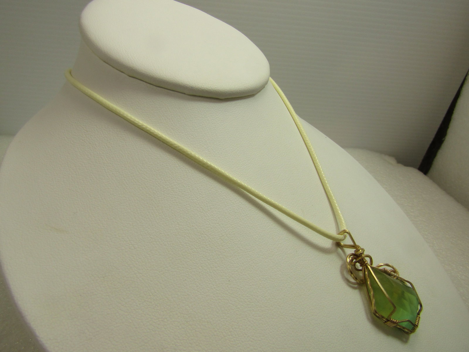 10Kt G.F. Wrapped Green/Yellow Natural Stone, Necklace, 18"-20", 1980's-1990's - 3