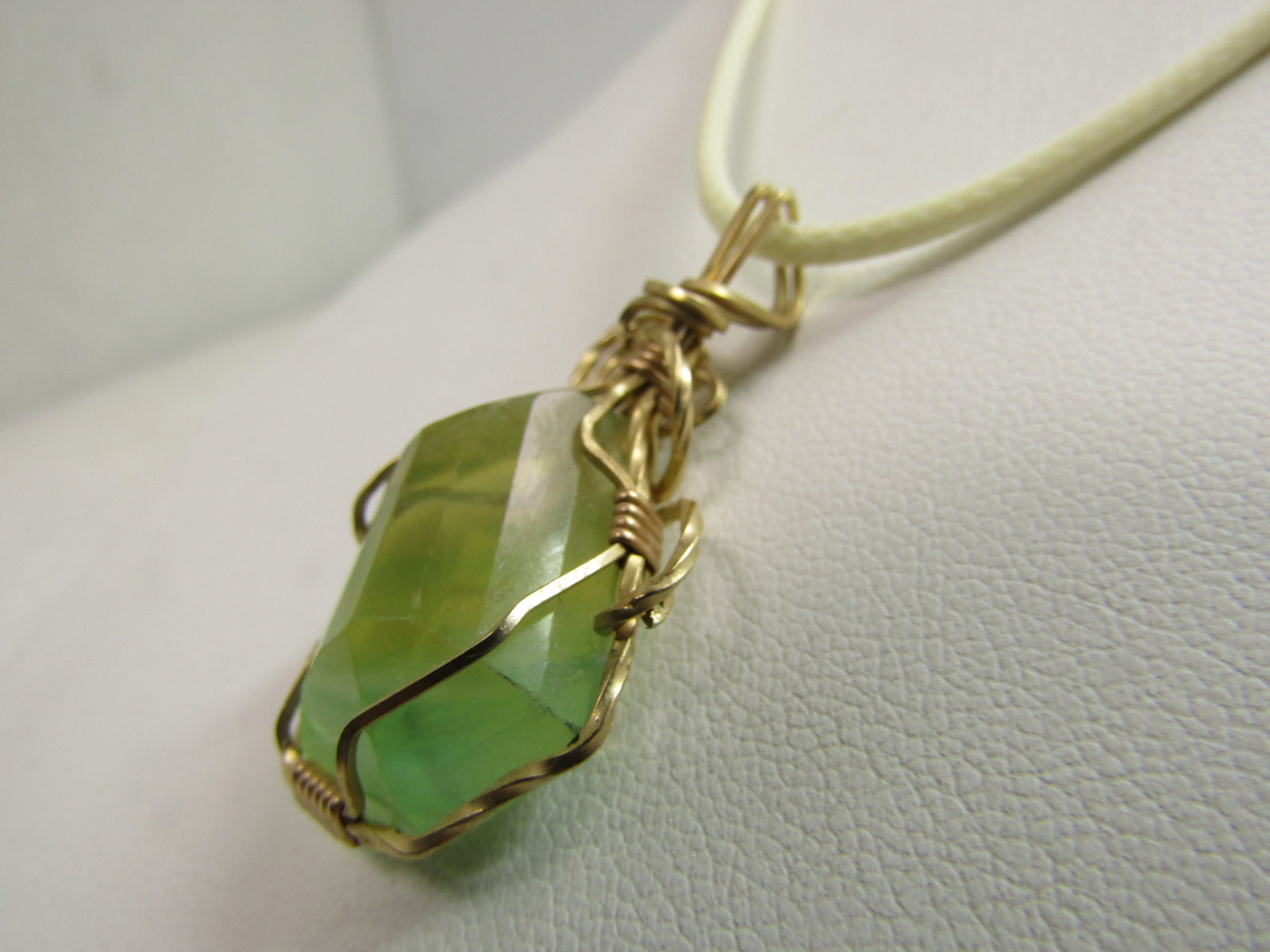 10Kt G.F. Wrapped Green/Yellow Natural Stone, Necklace, 18"-20", 1980's-1990's - 4