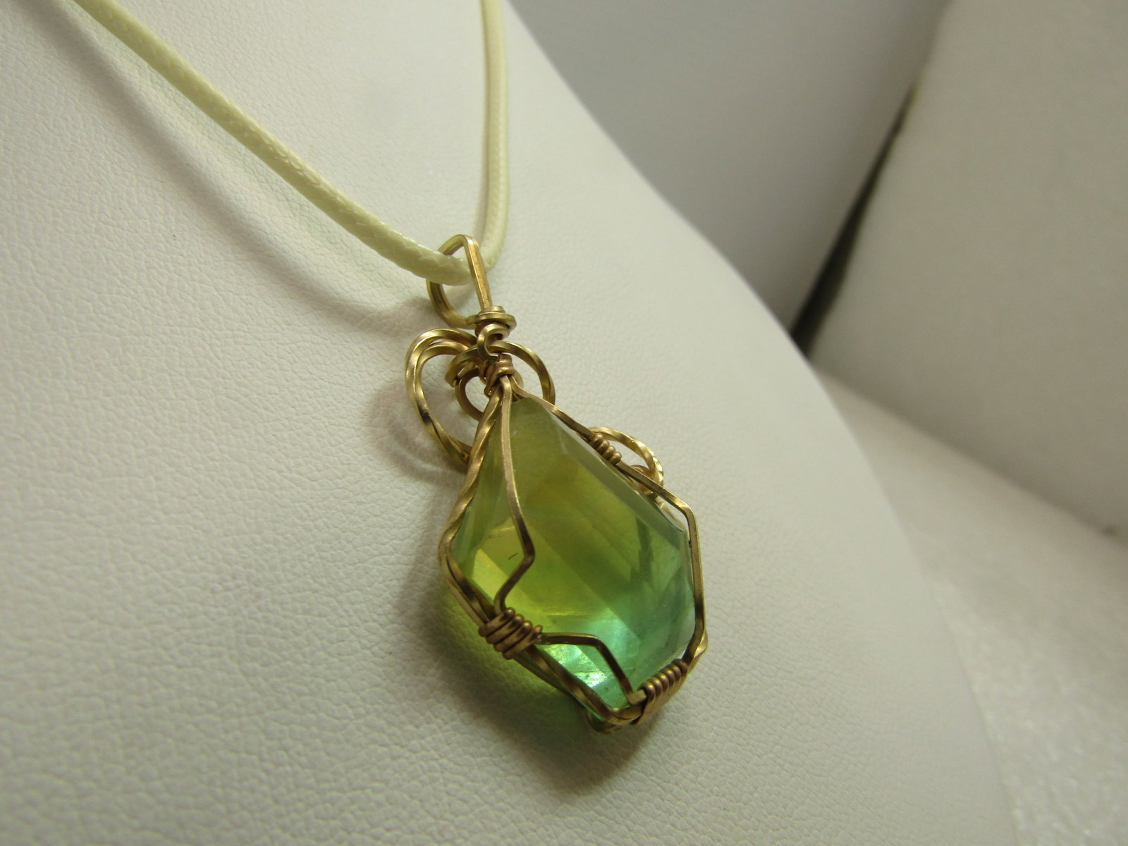 10Kt G.F. Wrapped Green/Yellow Natural Stone, Necklace, 18"-20", 1980's-1990's - 5