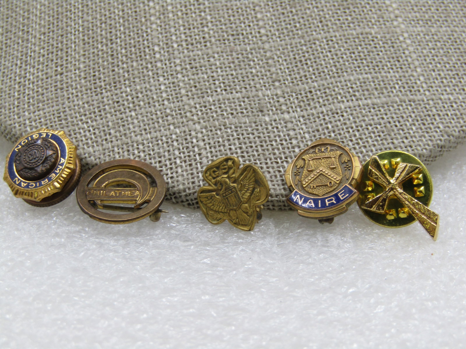 Vintage Lot American Legion, Nare, Philathea, Scouts, Cross Tack/Lapel Pins: Title: Vintage Lot American Legion, Nare, Philathea, Scouts, Cross Tack/Lapel Pins Description: Vintage Lot American Legion, Nare, Philathea, Scouts, Cross Tack/Lapel Pins, some gold filled 1950''s-19
