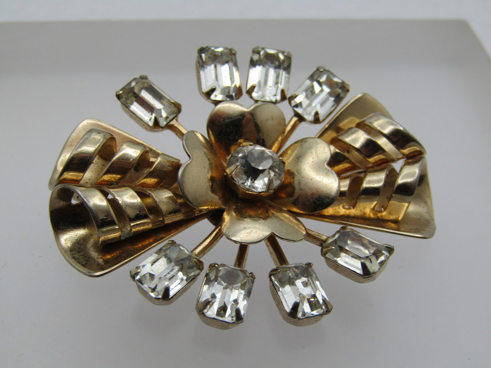 Vintage 10kt G.F. Rhinestone Brooch, Art Deco Themed, 1940's - 4