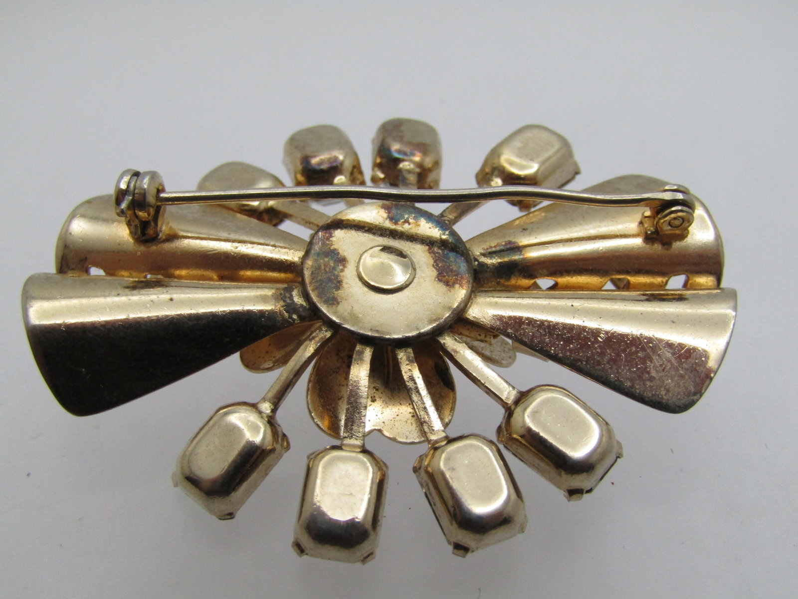 Vintage 10kt G.F. Rhinestone Brooch, Art Deco Themed, 1940's - 5
