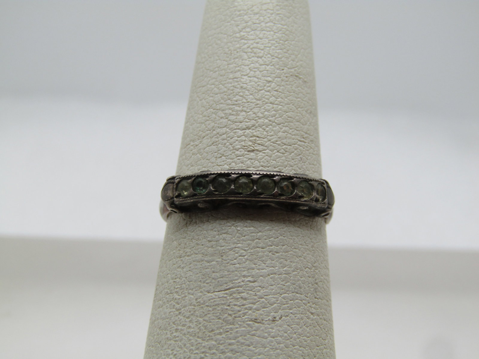 Vintage 10kt GP Band Ring With Stones, Signed Uncas, Sz. 6, 1920's-1930's: Title: Vintage 10kt GP Band Ring With Stones, Signed Uncas, Sz. 6, 1920's-1930's Description: Vintage 10kt GP Band Ring With Stones, Signed Uncas, Sz. 6, 1920's-1930's. This is marked 1/10 10kt
